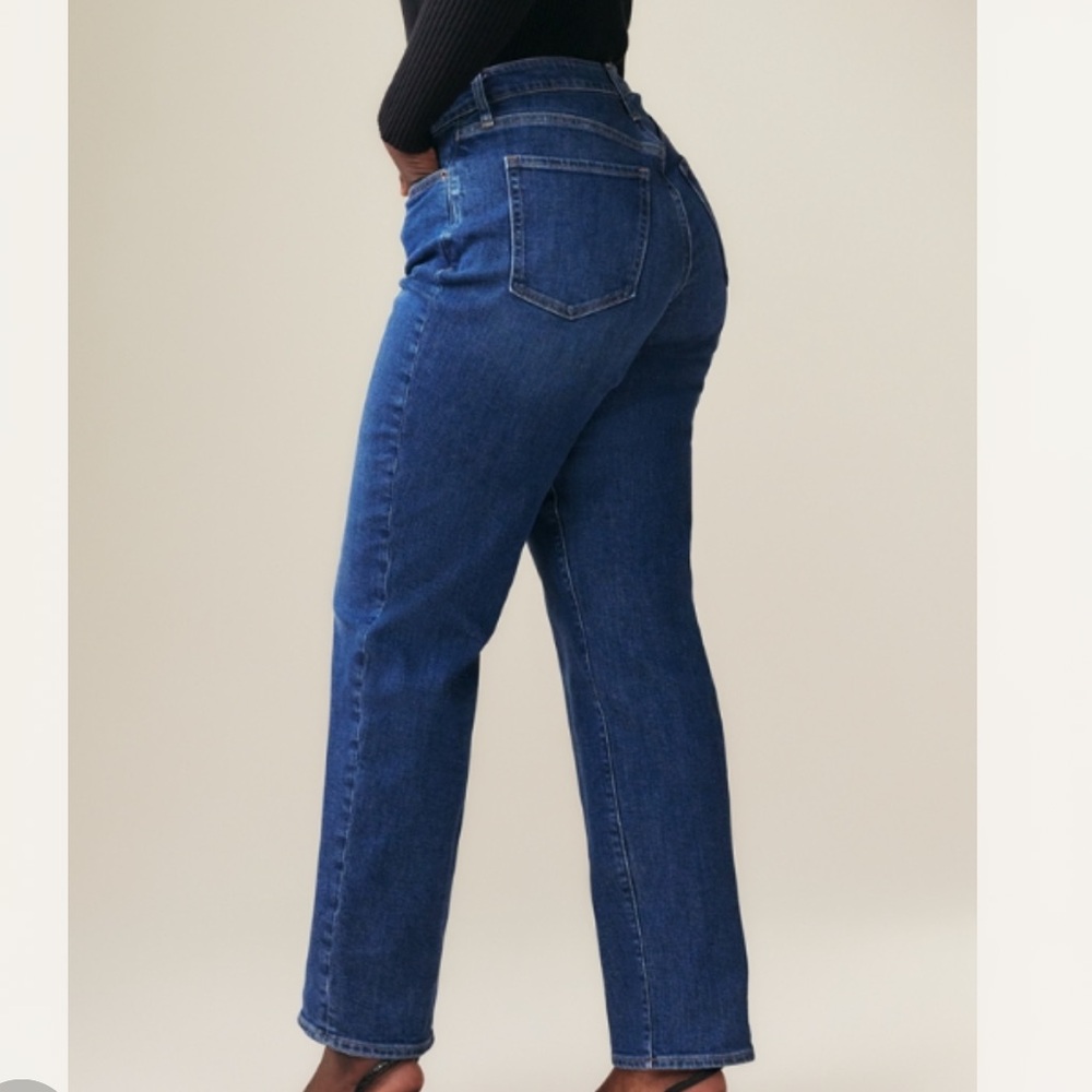 Old Navy Women's Curvy Straight Leg Jeans in Deep Blue